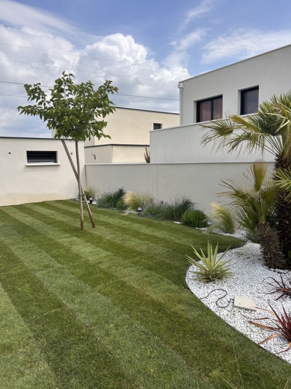 Création et entretien de pelouse à Dijon, Dijon, L'Art des Jardins